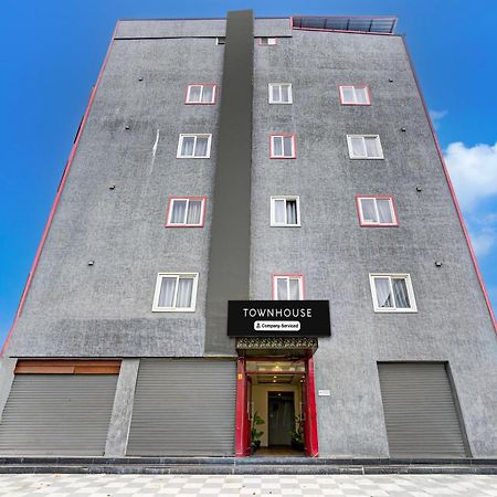 Super Townhouse Tirupati Otel Dış mekan fotoğraf