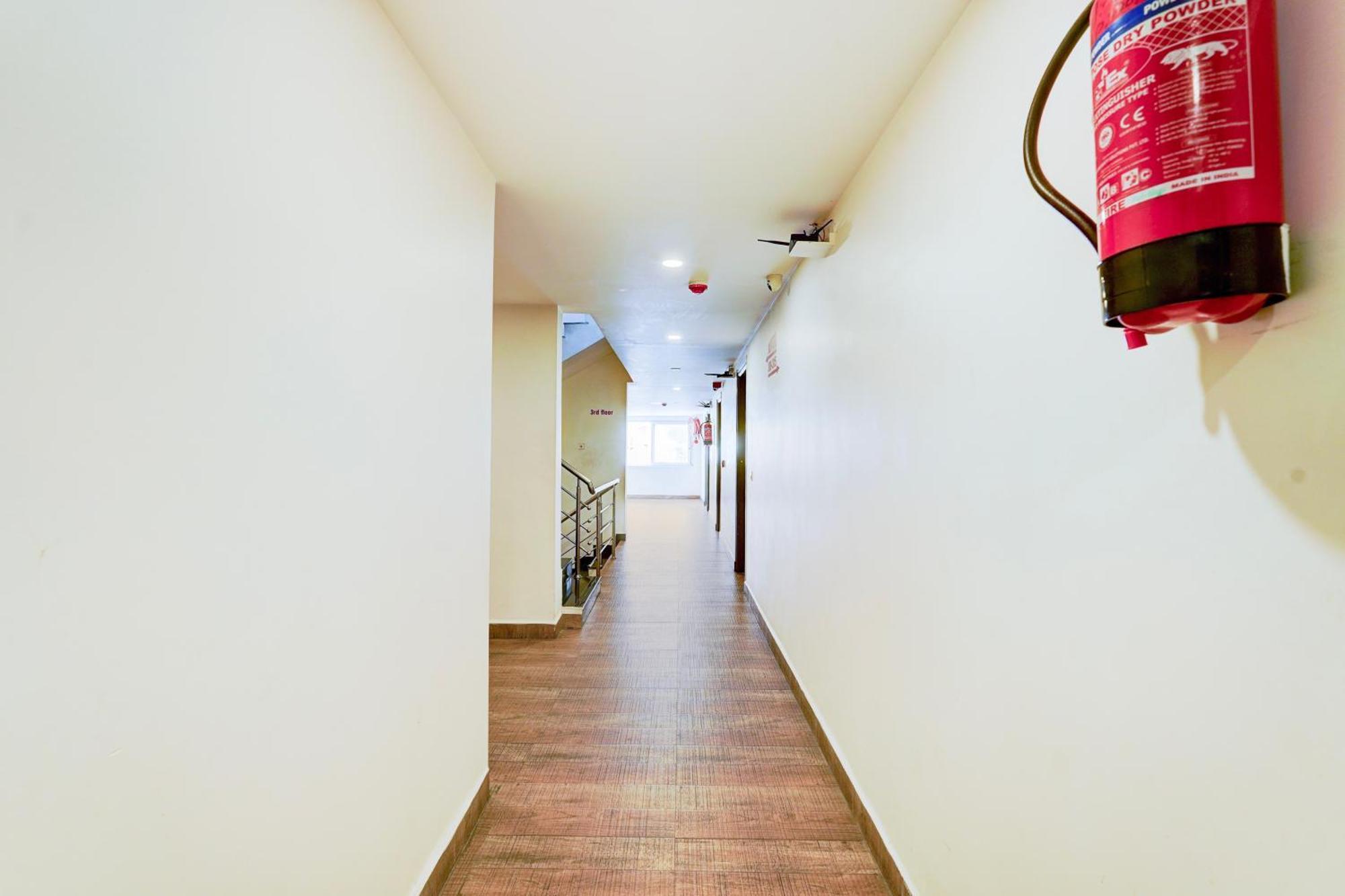 Super Townhouse Tirupati Otel Dış mekan fotoğraf